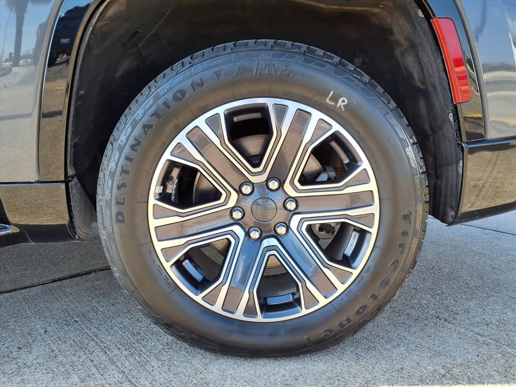 2022 Jeep Wagoneer Series III Gray at River Oaks CDJR