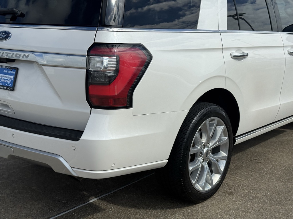 2019 Ford Expedition Platinum White at Ultimate Motorsports