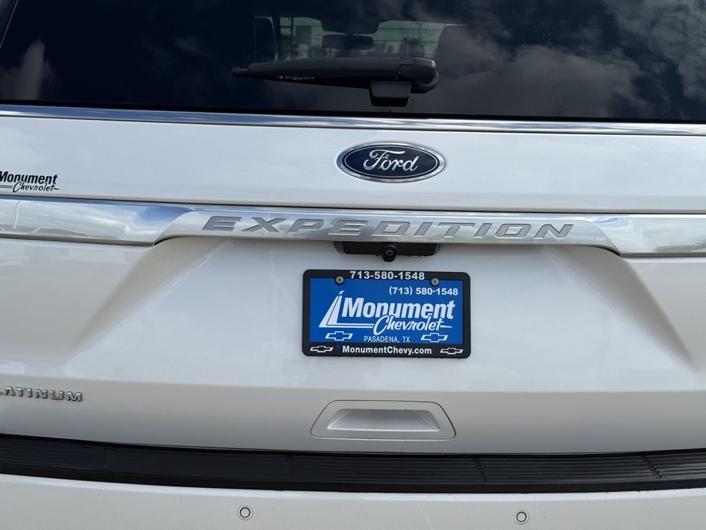 2019 Ford Expedition Platinum White at Ultimate Motorsports
