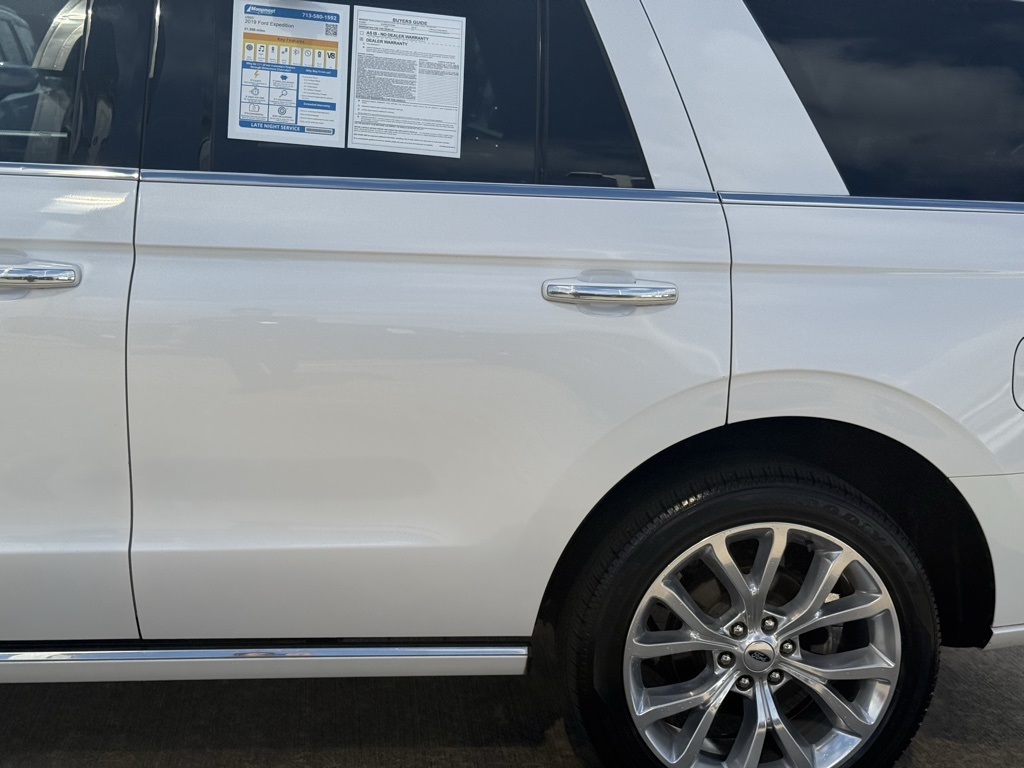 2019 Ford Expedition Platinum White at Ultimate Motorsports