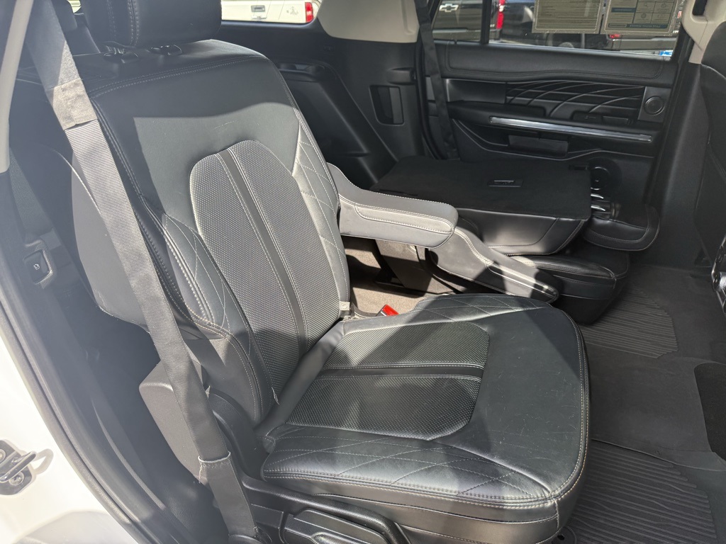 2019 Ford Expedition Platinum White at Ultimate Motorsports