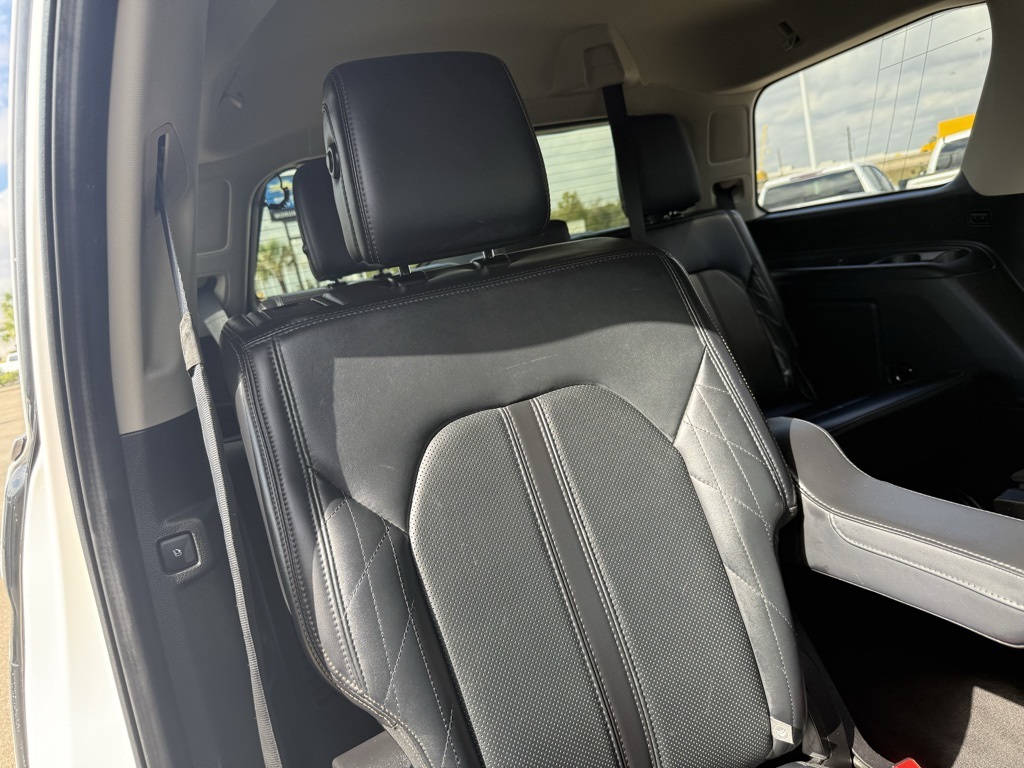 2019 Ford Expedition Platinum White at Ultimate Motorsports