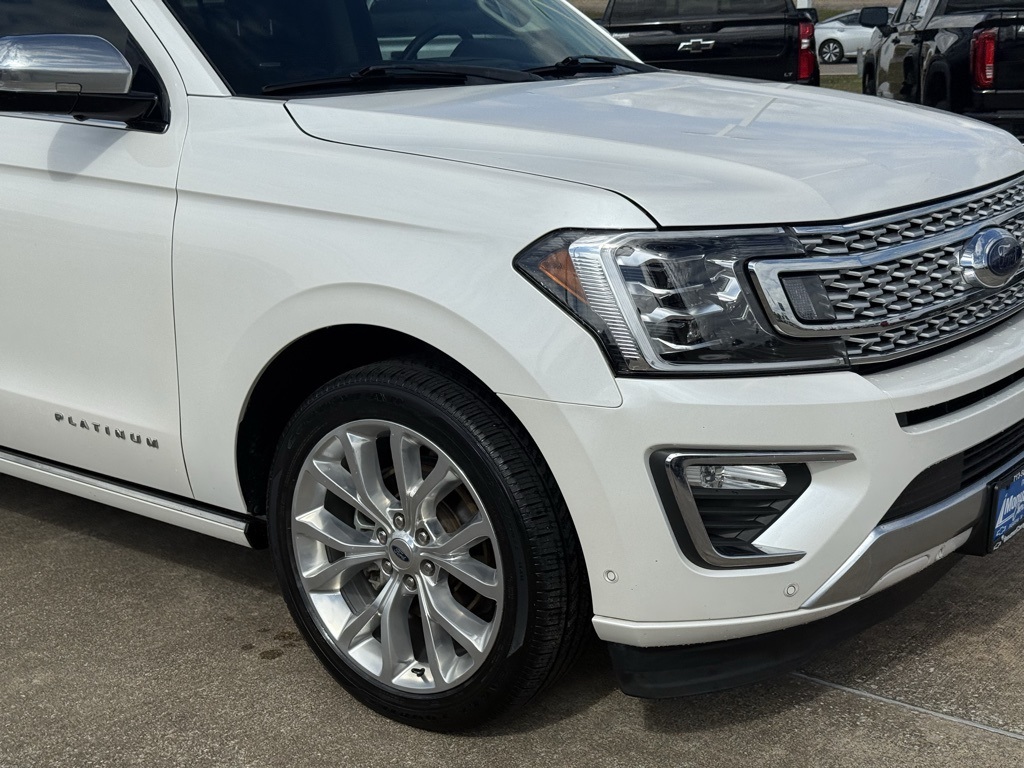 2019 Ford Expedition Platinum White at Ultimate Motorsports