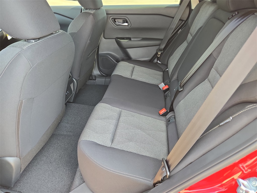 2026 Nissan Rogue SV - 7