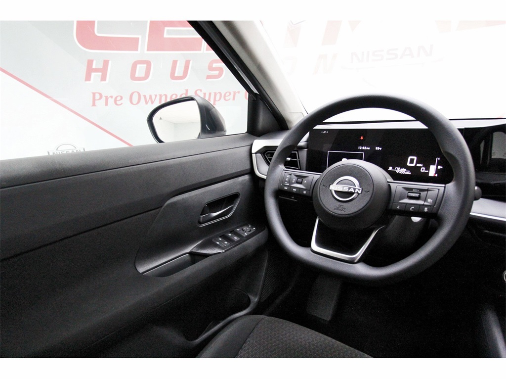 2025 Nissan Kicks S - 5