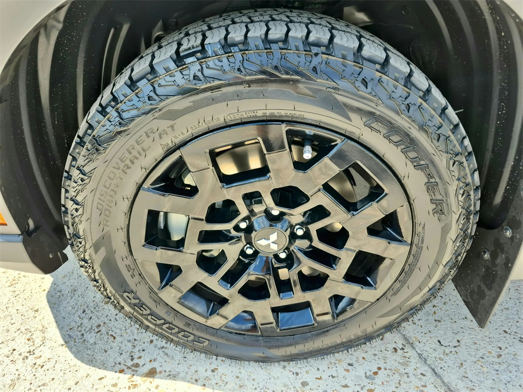 2025 Mitsubishi Outlander SE  at North Houston Mitsubishi