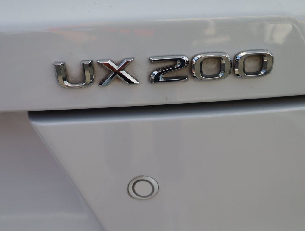 Thumbnail: 2020 Lexus UX - 17