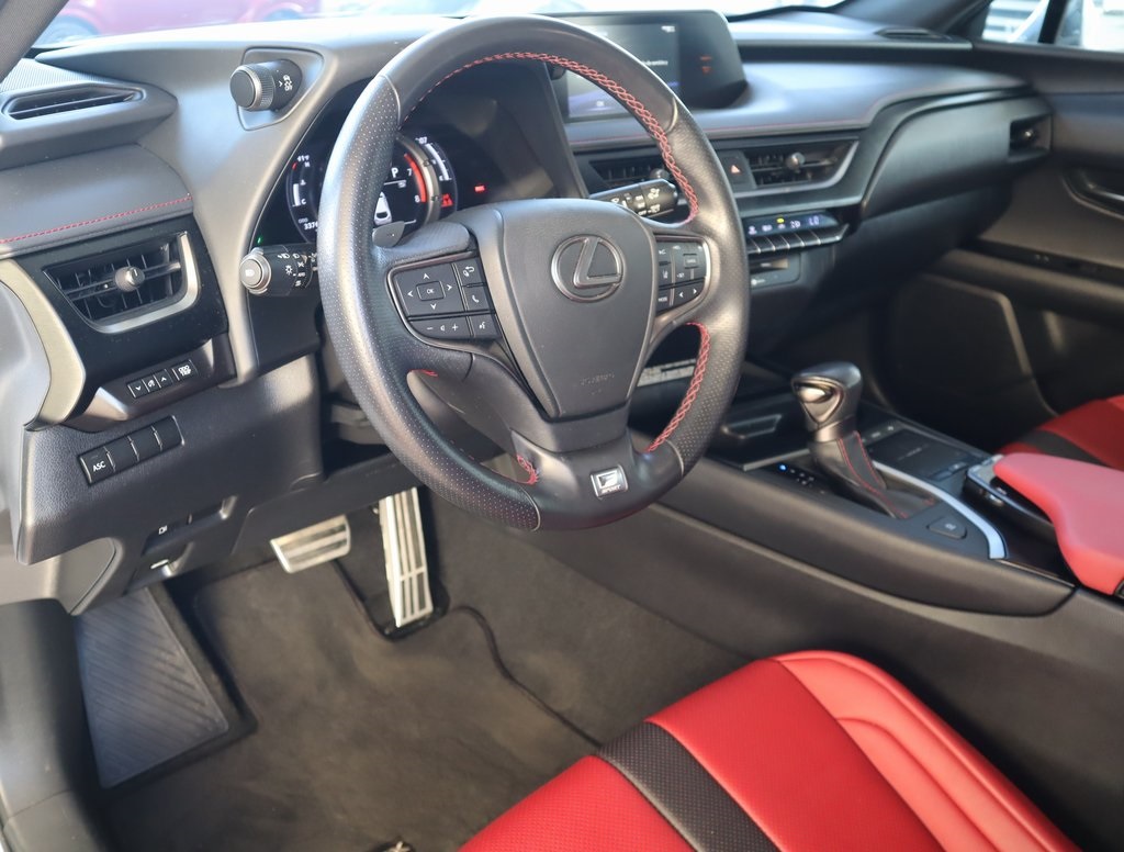 Thumbnail: 2020 Lexus UX - 22