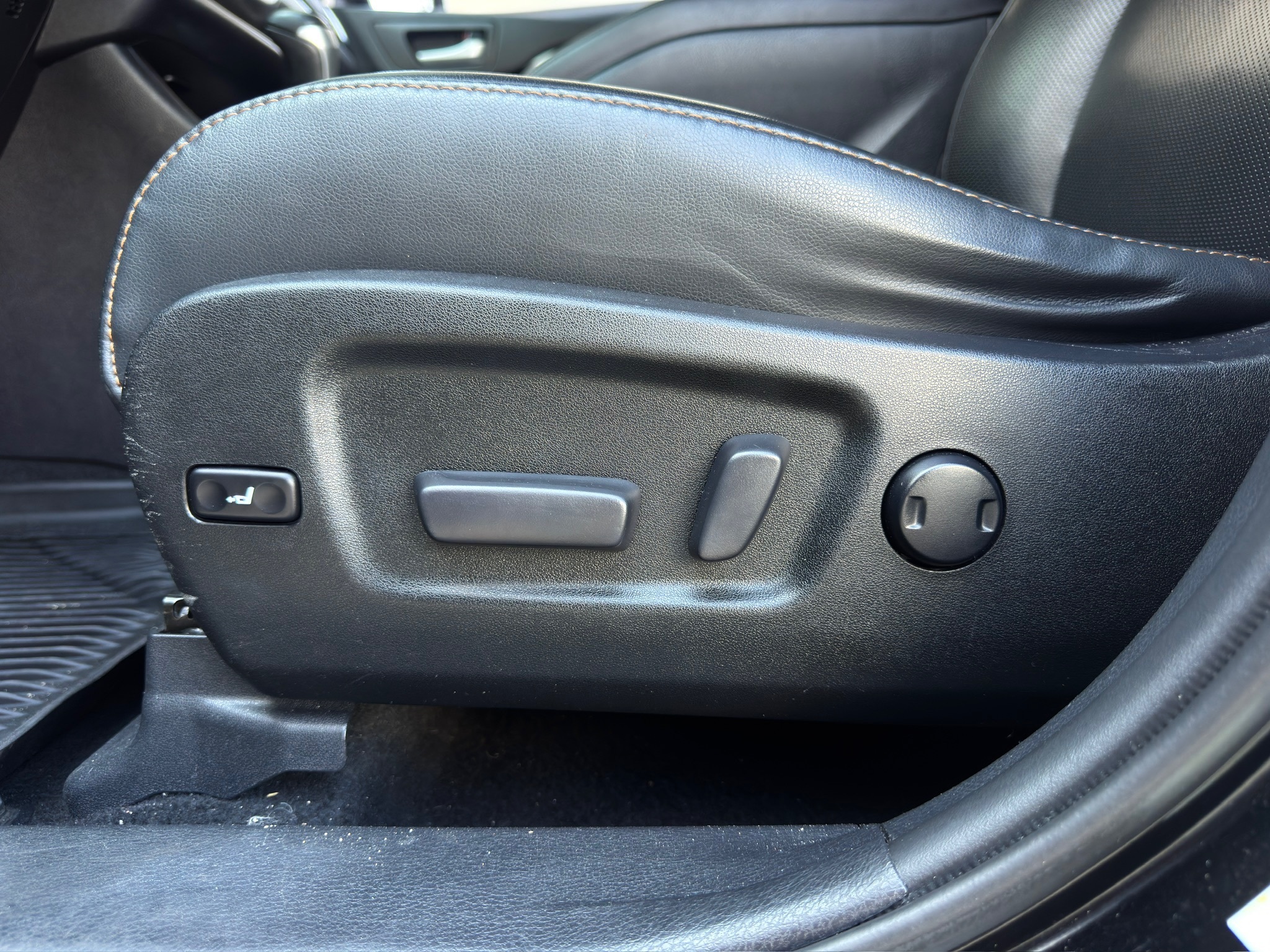 2019 Toyota Highlander Hybrid Limited Platinum Black at Gullo Toyota