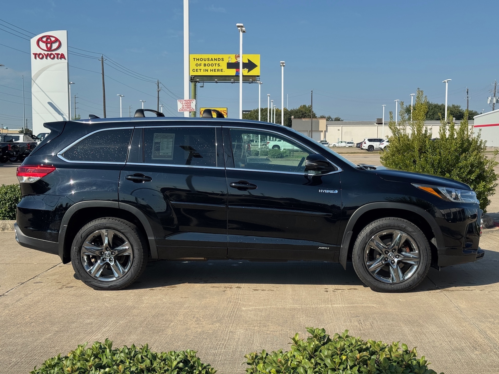 2019 Toyota Highlander Hybrid Limited Platinum Black at Gullo Toyota