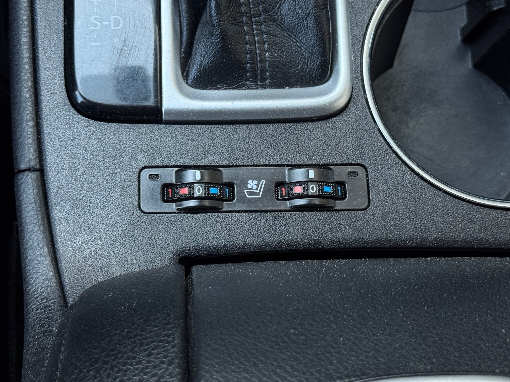 2019 Toyota Highlander Hybrid Limited Platinum Black at Gullo Toyota