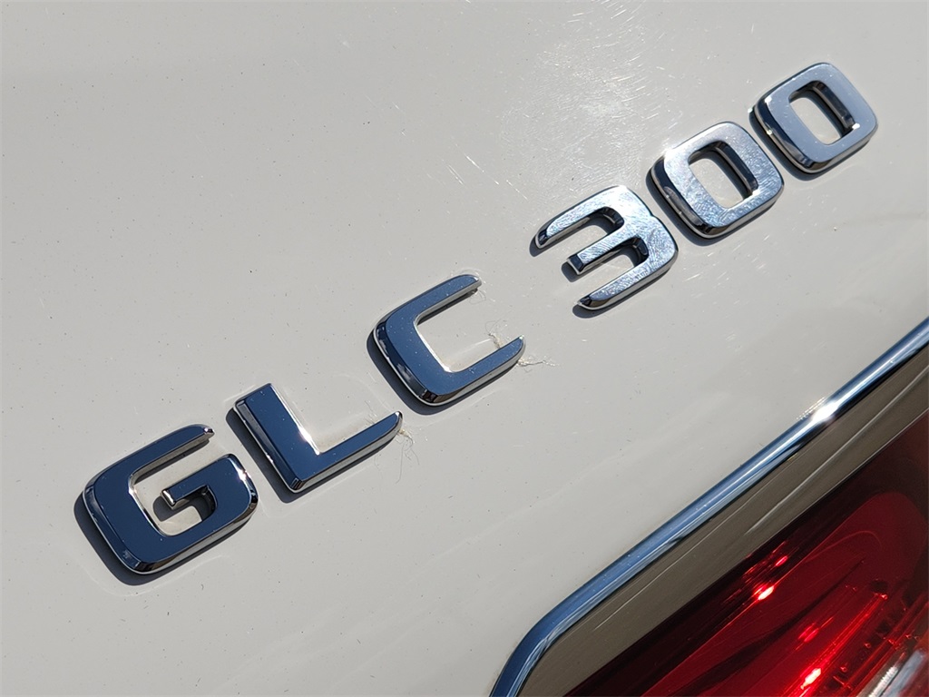 2019 Mercedes-Benz GLC GLC 300 - 11