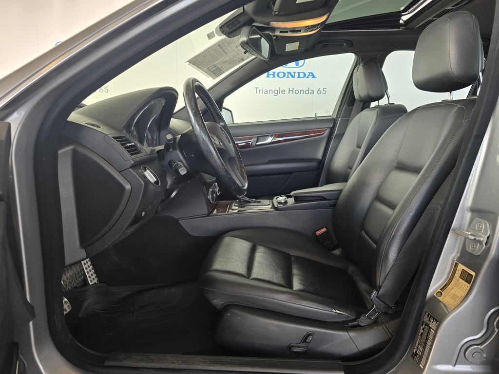 Thumbnail: 2011 Mercedes-Benz C-Class - 11