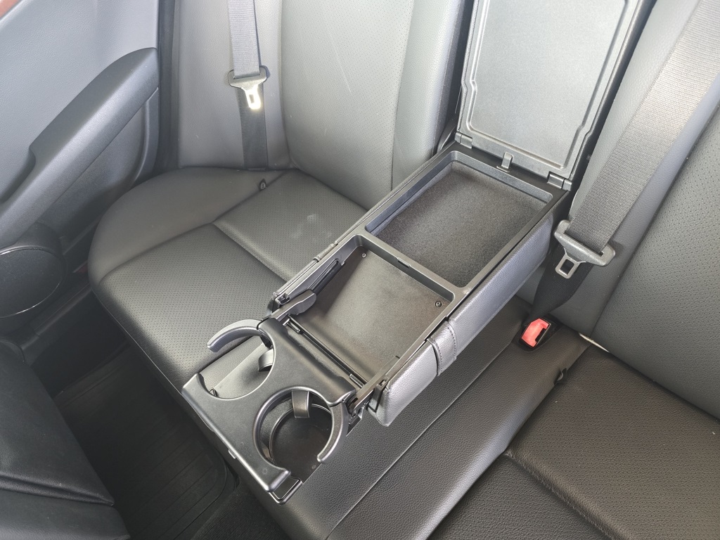 Thumbnail: 2011 Mercedes-Benz C-Class - 20