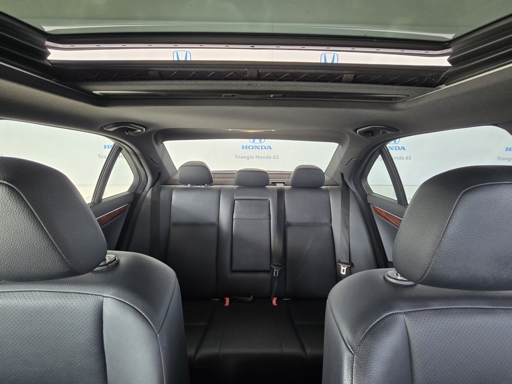 Thumbnail: 2011 Mercedes-Benz C-Class - 23