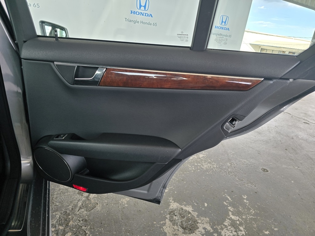 Thumbnail: 2011 Mercedes-Benz C-Class - 28