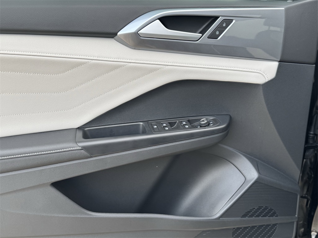 2025 Volkswagen Taos 1.5T SEL Black at DeMontrond Auto Country