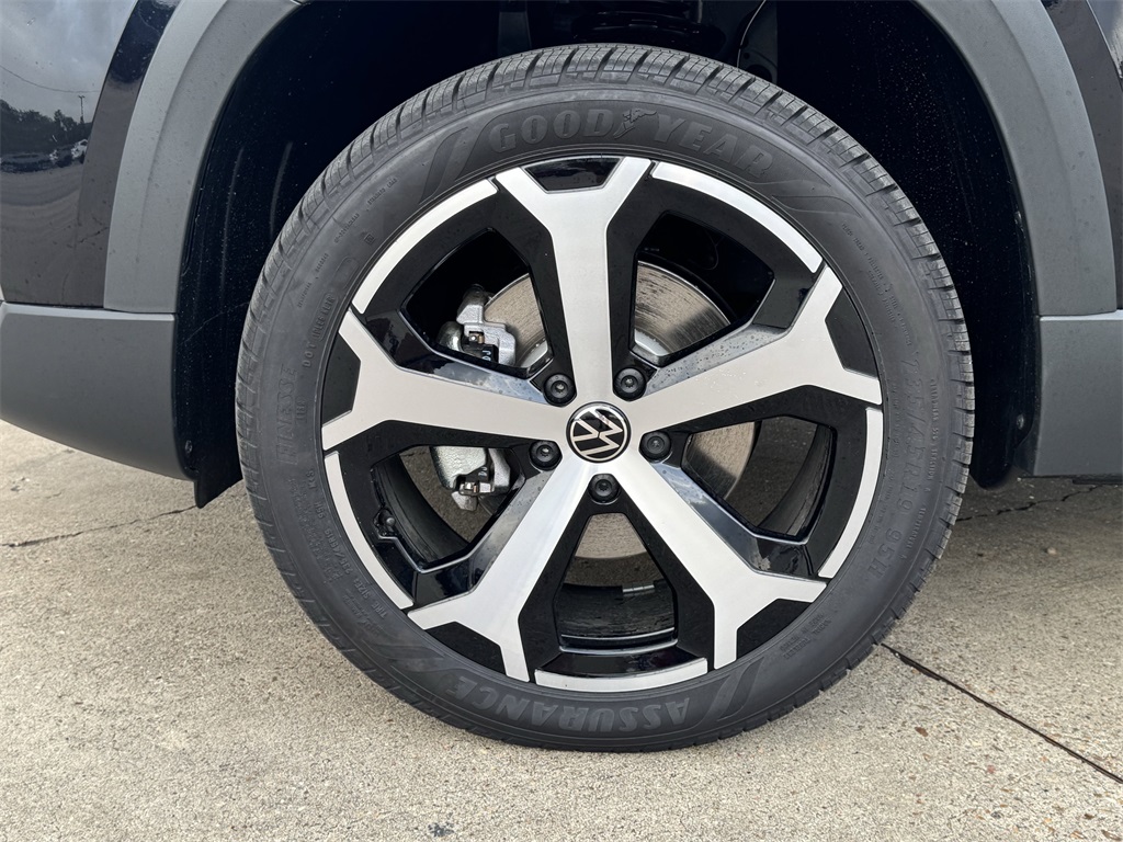 2025 Volkswagen Taos 1.5T SEL Black at DeMontrond Auto Country