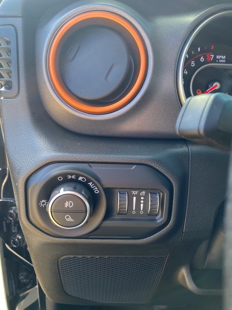 Used Car 2021 Jeep Gladiator  Mojave For Sale Under $40,000 In San Antonio, Texas