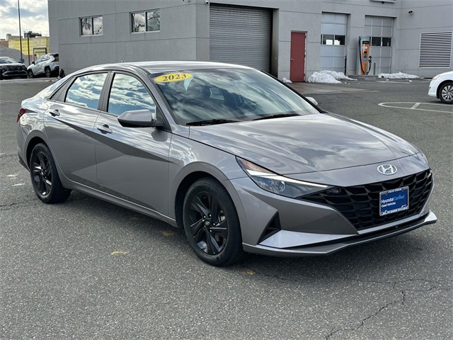 2023 Hyundai Elantra SEL FWD