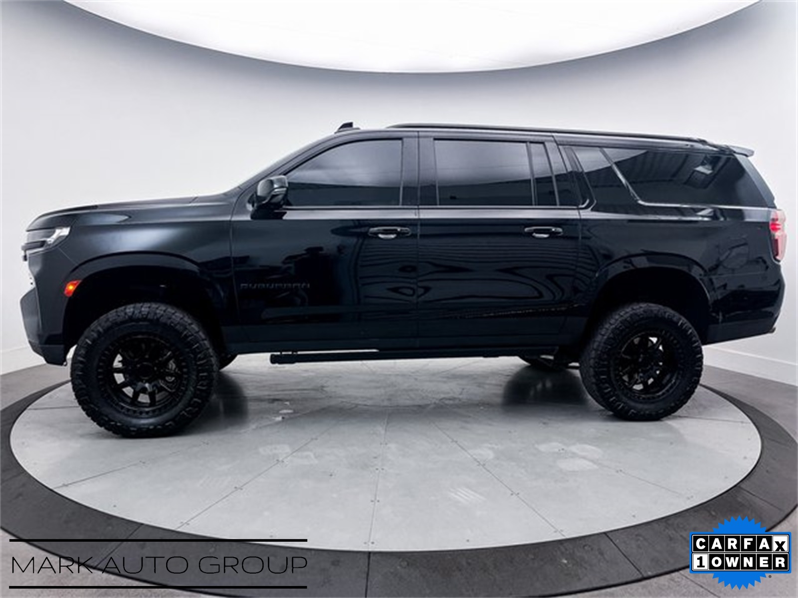 2023 Chevrolet Suburban RST