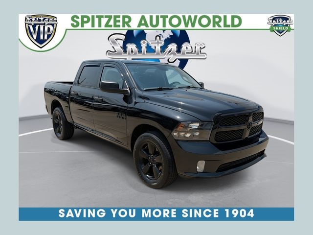 Brilliant Black Crystal Pearlcoat 2018 RAM 1500 Pickup Truck Four-Wheel Drive 8-Speed Automatic