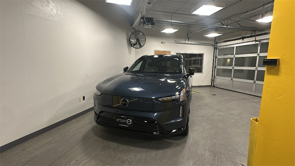 2025 Volvo EX90 Twin Ultra 7-Passenger eAWD