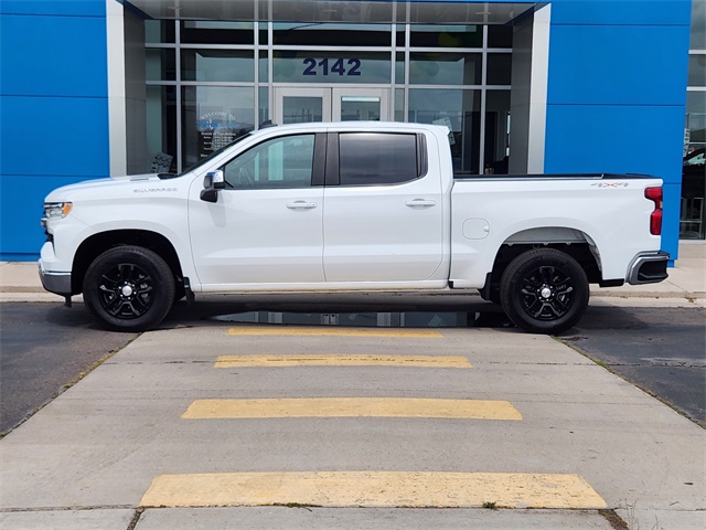 2024 Chevrolet Silverado 1500 LT photo 2