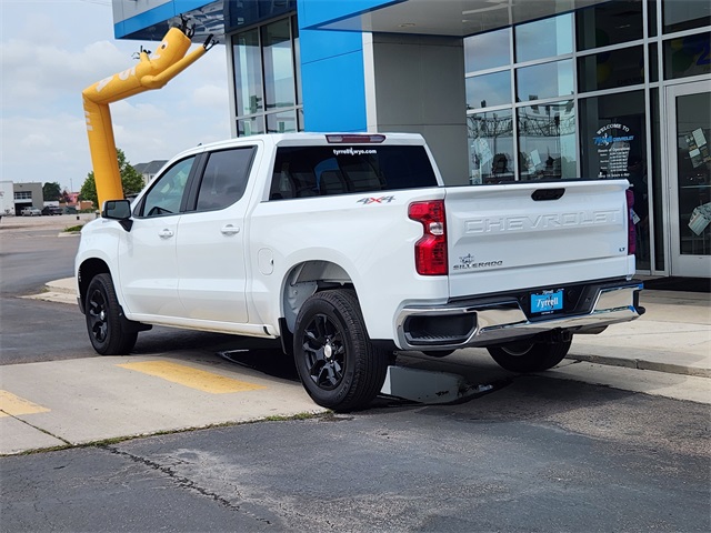 2024 Chevrolet Silverado 1500 LT photo 3