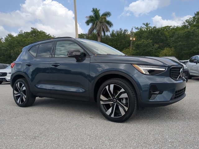 2026 Volvo XC40 B4 Plus FWD