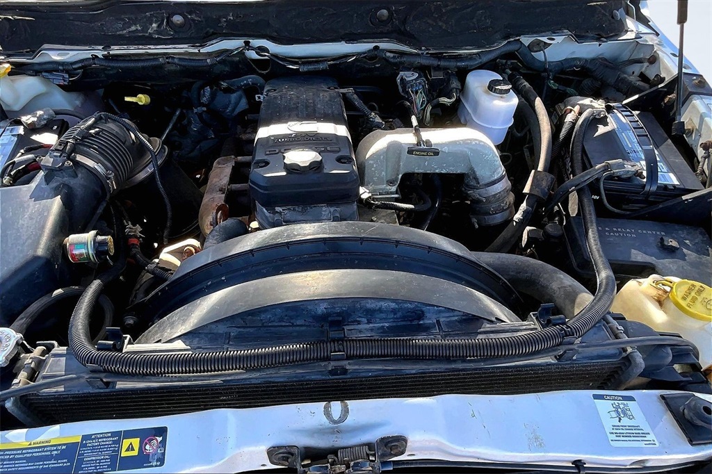 2005 Dodge Ram 2500 SLT White at DeMontrond Auto Country