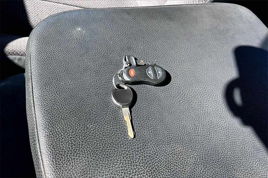 2005 Dodge Ram 2500 SLT White at DeMontrond Auto Country