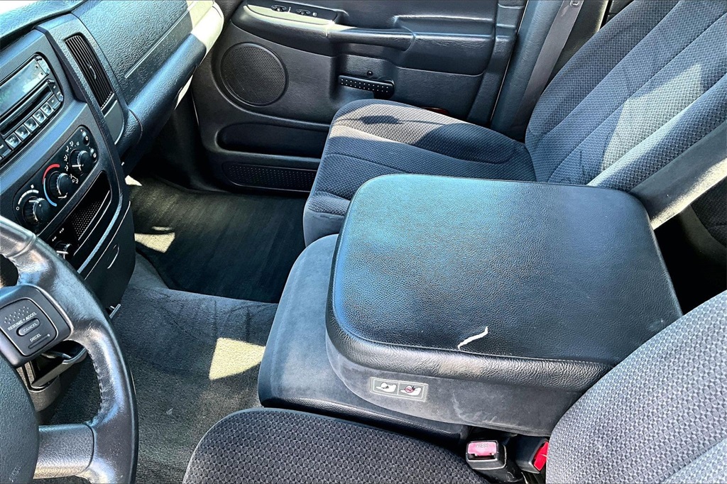 2005 Dodge Ram 2500 SLT White at DeMontrond Auto Country