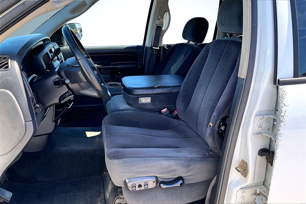 2005 Dodge Ram 2500 SLT White at DeMontrond Auto Country