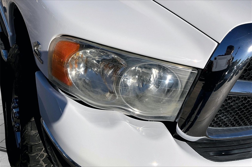 2005 Dodge Ram 2500 SLT White at DeMontrond Auto Country