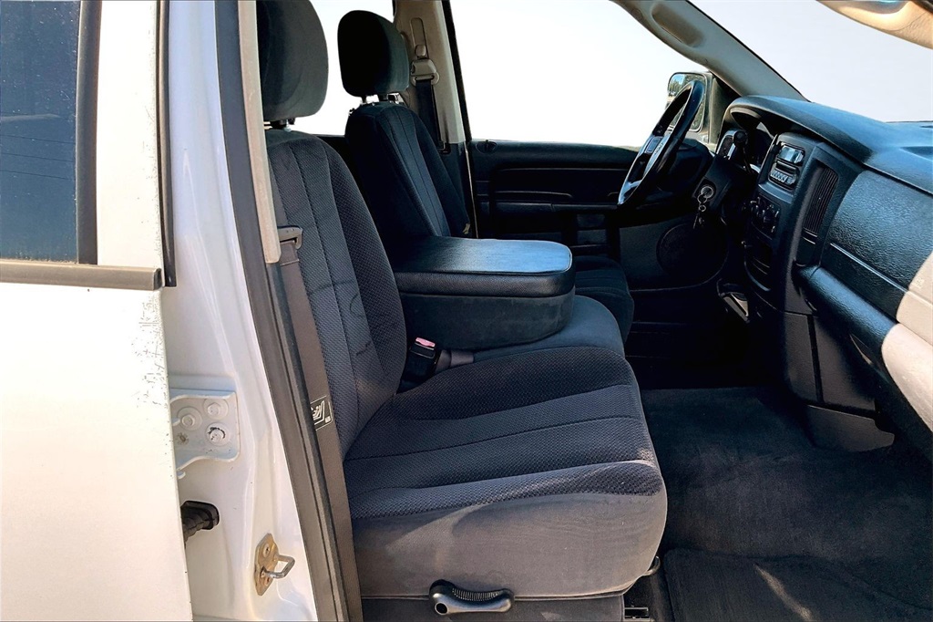 2005 Dodge Ram 2500 SLT White at DeMontrond Auto Country