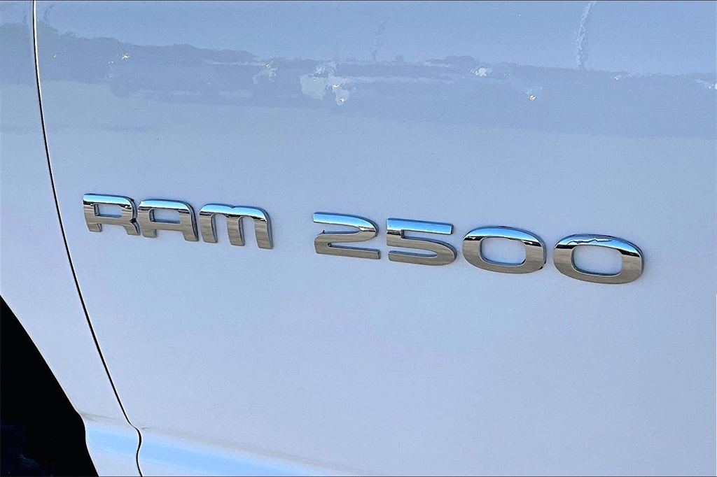 2005 Dodge Ram 2500 SLT White at DeMontrond Auto Country