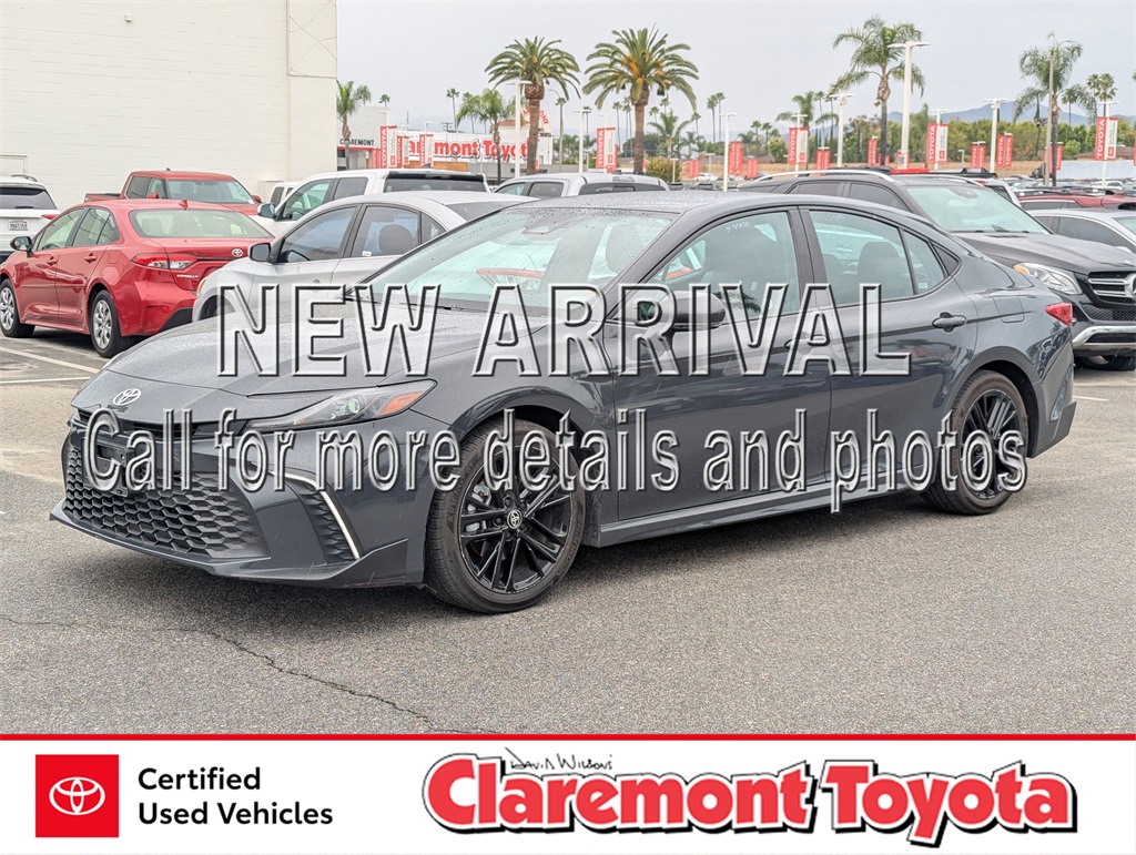 2025 Toyota Camry SE FWD