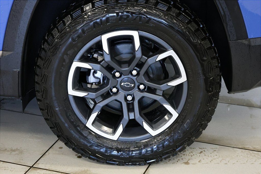 View vehicle photo 3