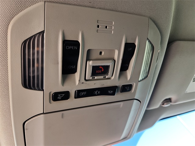 Used Car 2021 Toyota Highlander  Xle For Sale Under $30,000 In Plainview, Texas