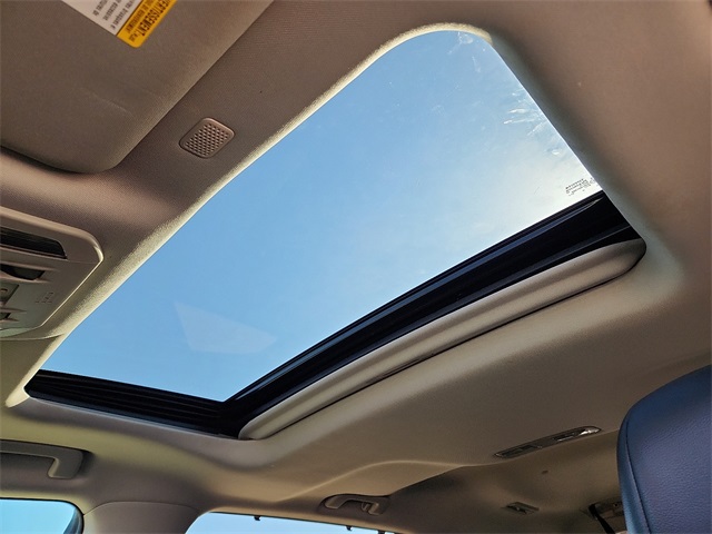 Used Car 2021 Toyota Highlander  Xle For Sale Under $30,000 In Plainview, Texas
