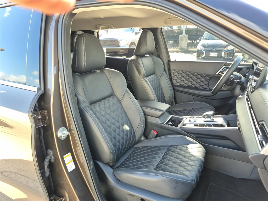 2024 Mitsubishi Outlander SEL Brown at Shottenkirk Kia Fort Bend