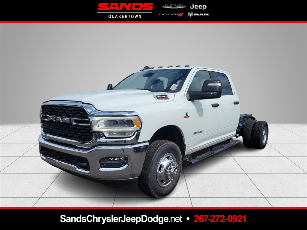 2024 RAM 3500 Chassis SLT Crew Cab LB DRW 4WD