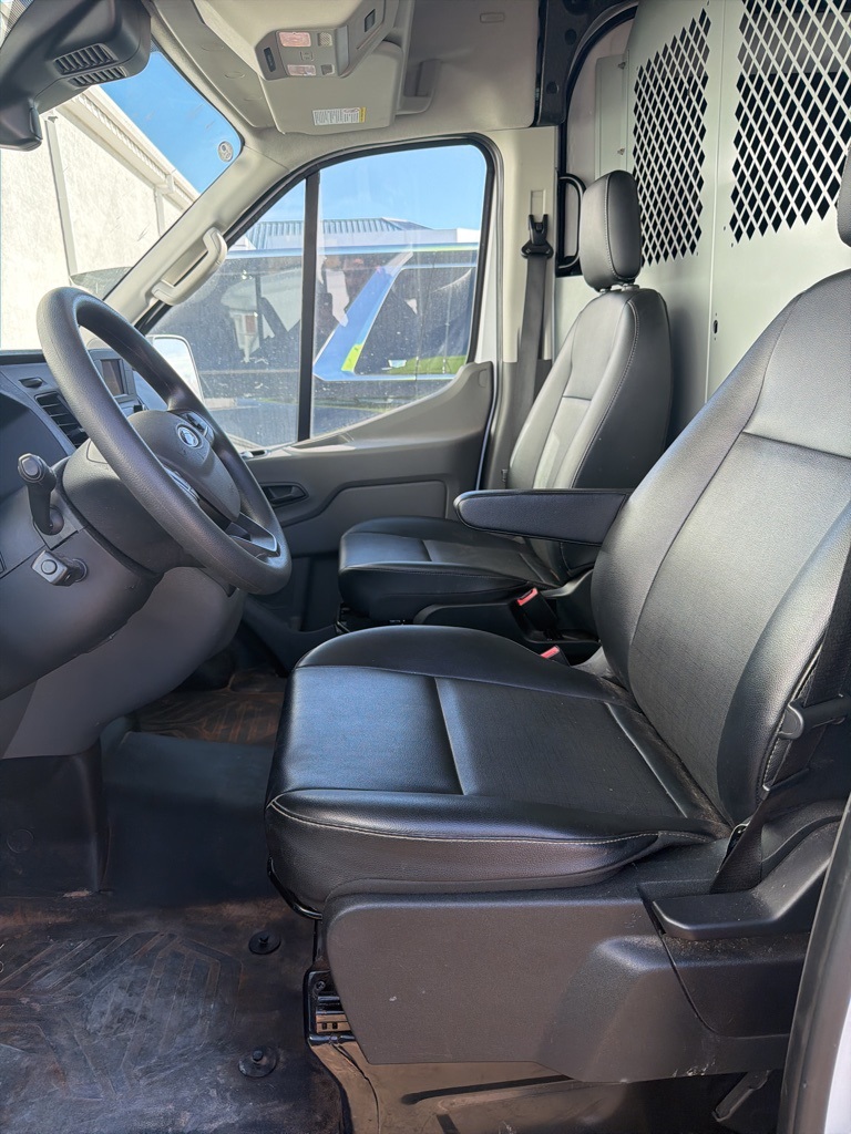 2024 Ford Transit Cargo 250 Medium Roof LB RWD