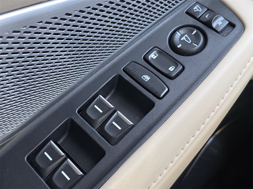 2022 Acura MDX Technology White at Classic Elite Chevrolet Sugar Land