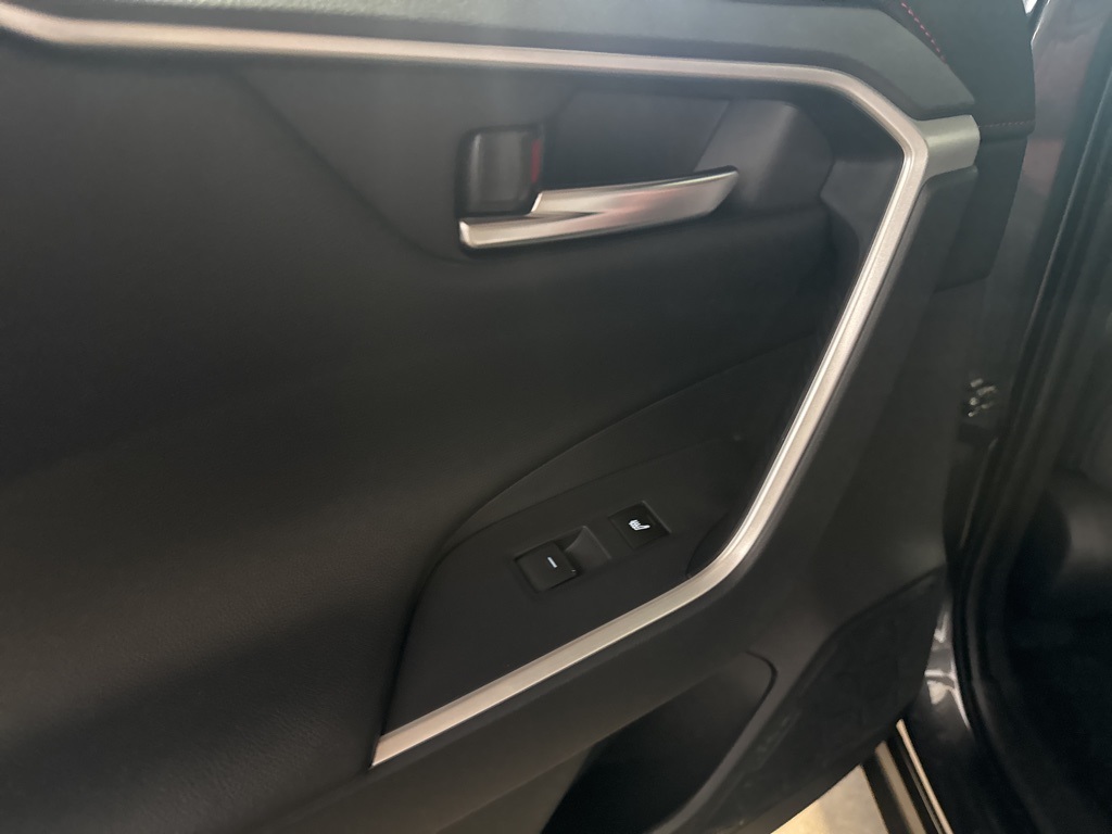 Thumbnail: 2025 Toyota RAV4 - 28