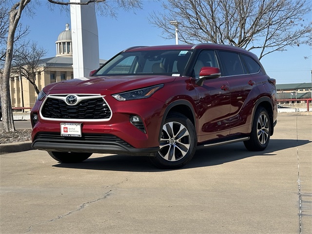 2024 Toyota Highlander XLE FWD