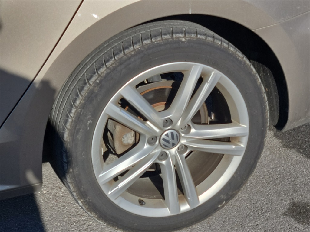 Used 2015 Volkswagen Passat For Sale in Farmington, AR