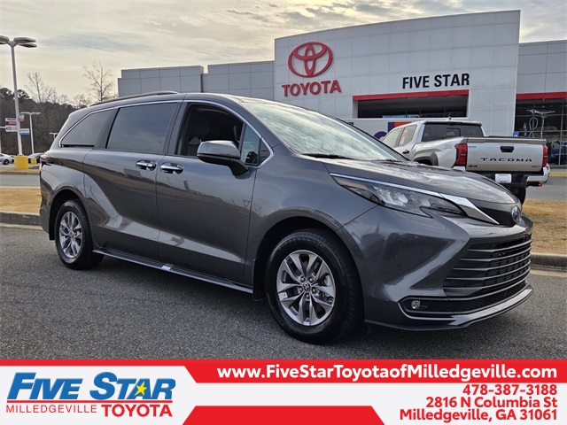 2025 Toyota Sienna XLE 7-Passenger FWD