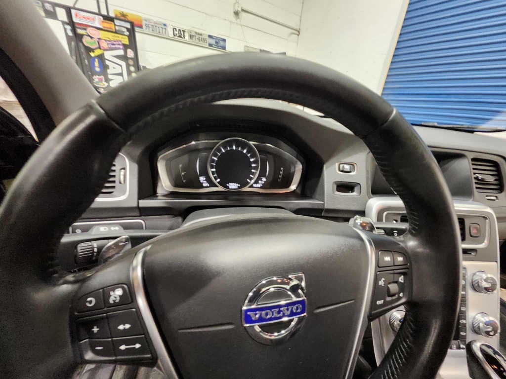2018 Volvo S60 T5 Dynamic photo 4